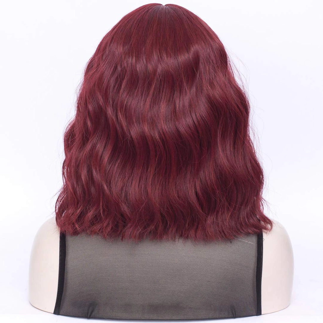 Bordowa peruka z grzywką falowana 38 cm syntetyczna naturalny look HIT