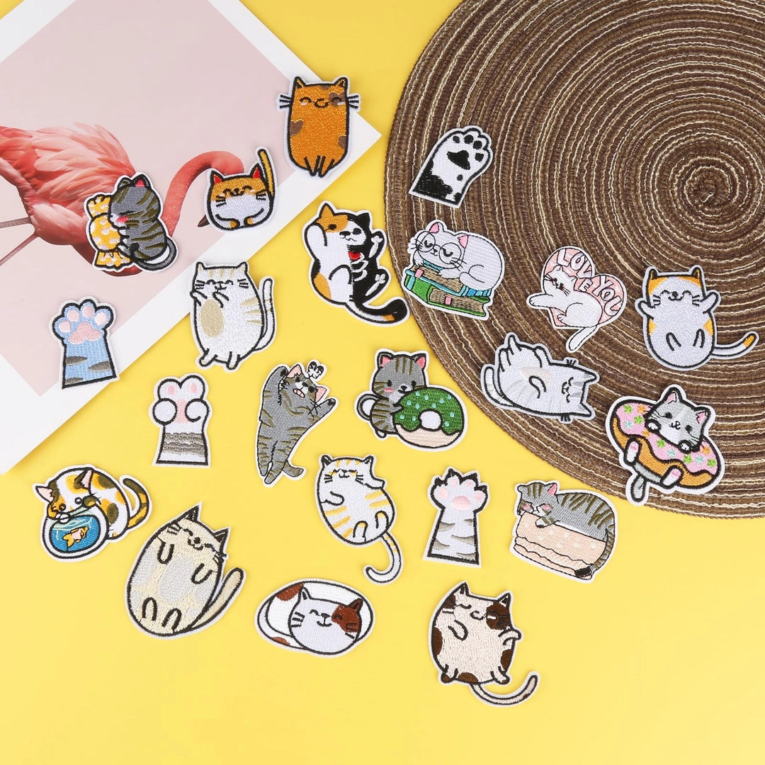 Naszywki termiczne 22 szt. łatki aplikacje do ubrań DIY haftowane Śmieszne Koty