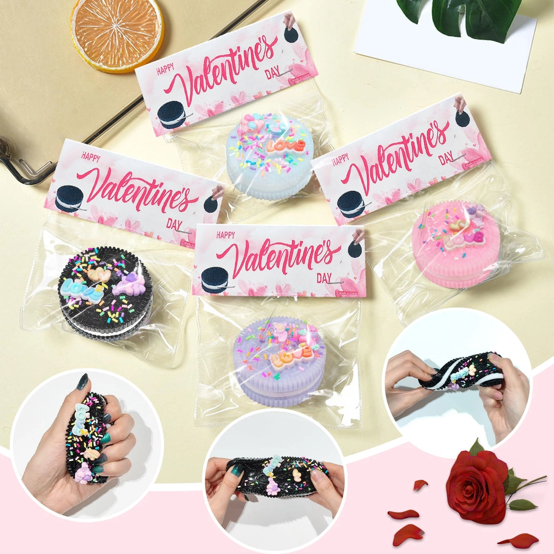 Antystresowe ciastko squishy LOVE 6 cm – zabawka sensoryczna prezentowa