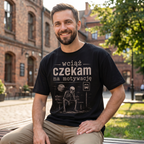 Koszulka Męska T-Shirt Prezent Dla Taty Chłopaka "Wciąż Czekam na Motywację"
