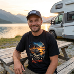 Koszulka Męska Bawełniana T-Shirt z Kamperem Do Podróży "Dom Jest tam Gdzie go Zaparkujesz"
