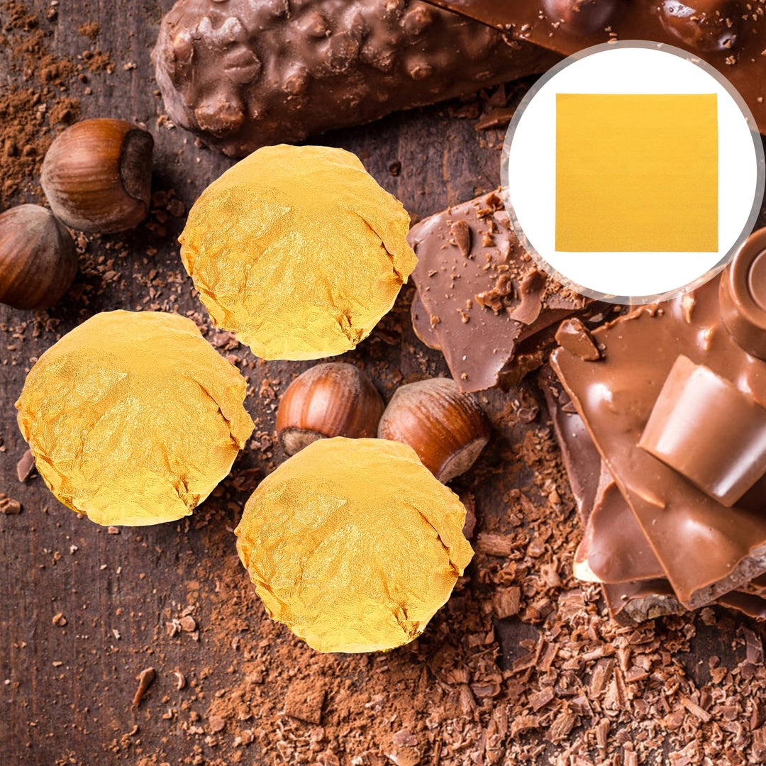 Złota folia aluminiowa do pakowania czekoladek 20×20 cm – 100 sztuk błyszczących arkuszy Drugie zdjęcie produktu