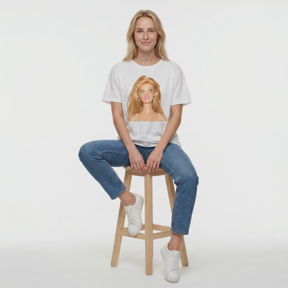 Koszulka Damska Męska Śmieszna MEME DISGUSTED DOLL FACE Zniesmaczona Blondynka T-Shirt Klasyczny