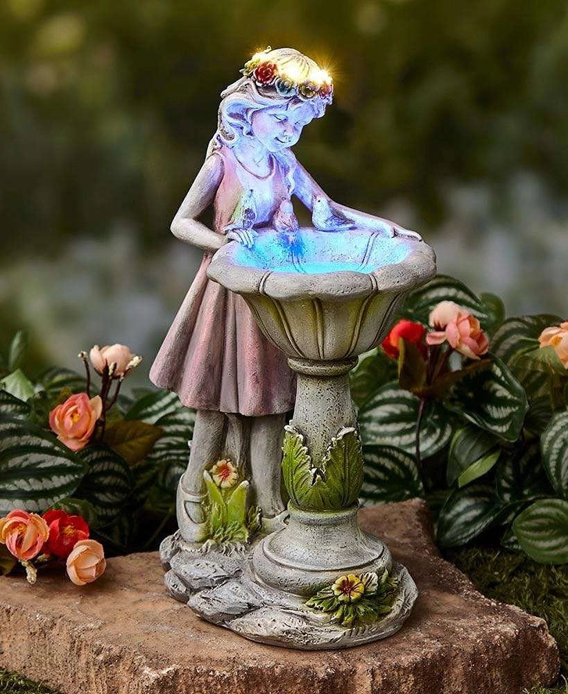 Solarna figurka ogrodowa LED dziewczynka z ptakami i fontanną 33 cm – figurka z żywicy Główne zdjęcie produktu